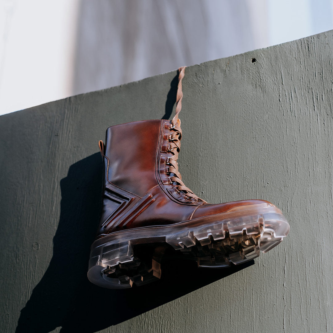 botas de piel cafes (Cognac) estilo (combat boot) con suela de goma perfectas para la lluvia