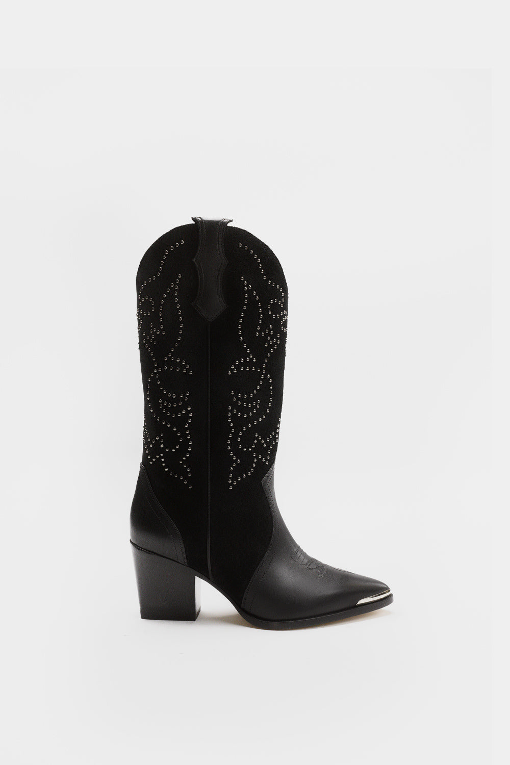 botas western color negro con detalles metalicos